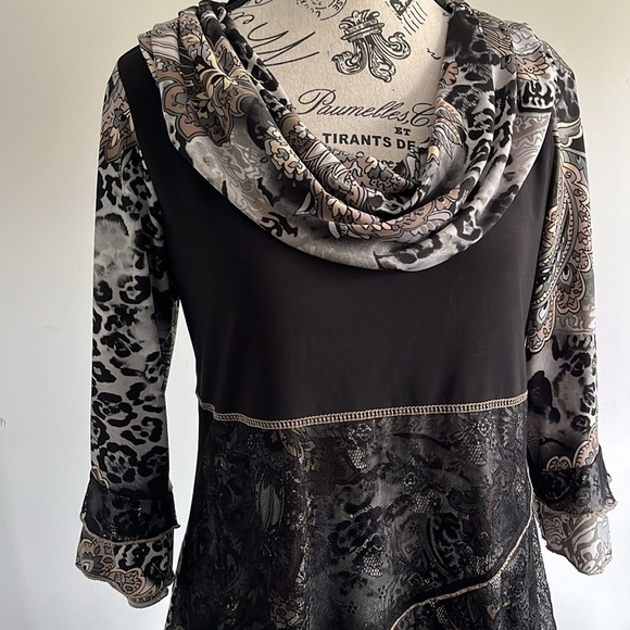 Y2K Medieval Boho Tunic – Cowl Neck & Asymmetrical Hem (M) - Picture 3 of 7